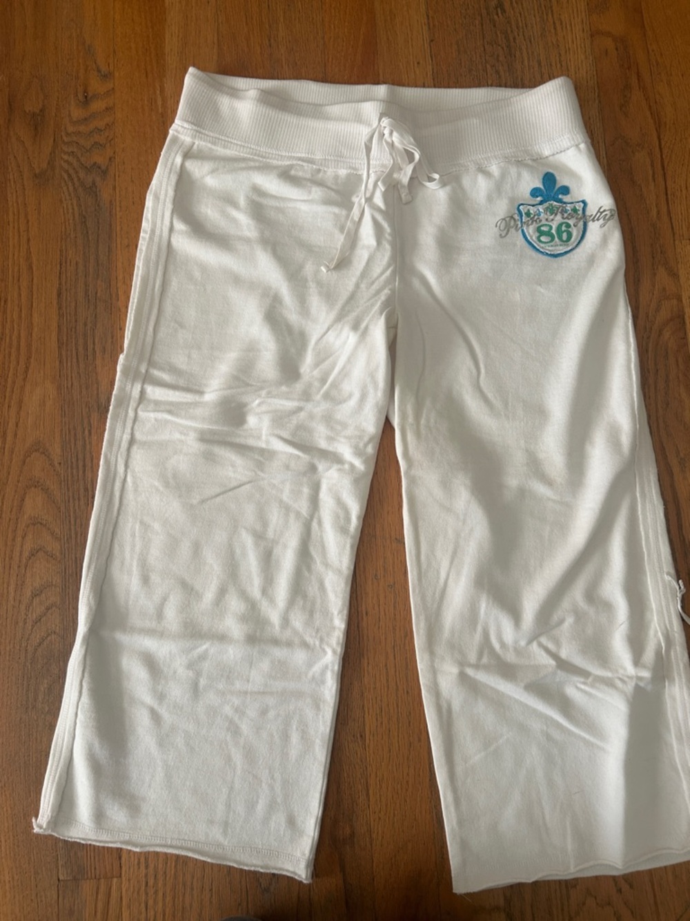 PINK Victoria's Secret White Capri Sweatpants with Blue Crest Accent